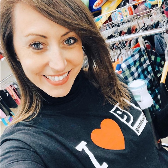 IG: @secondlookstyling - Picture 3 of 9